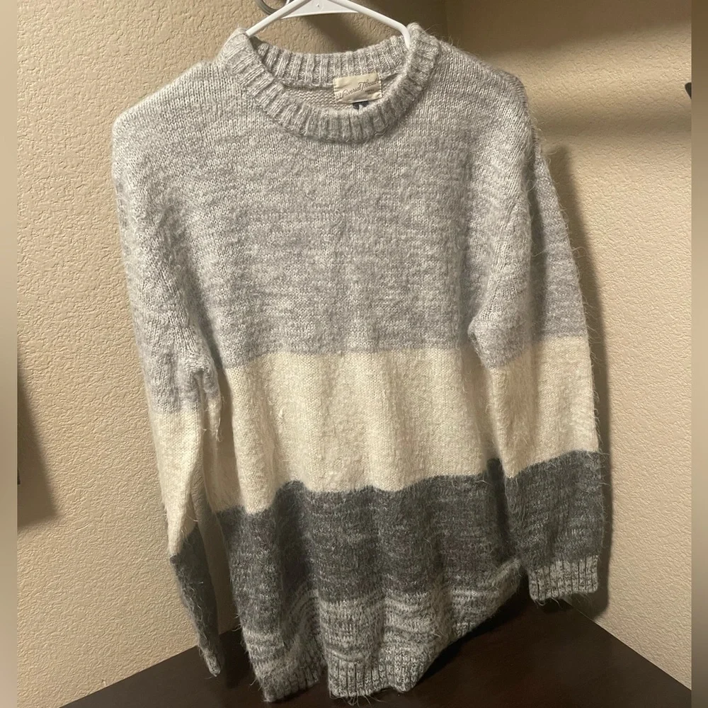 Universal Thread Colorblock Sweater - Picture 2 of 4